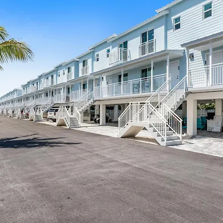 Mermaid'S Retreat Marathon Exterior photo