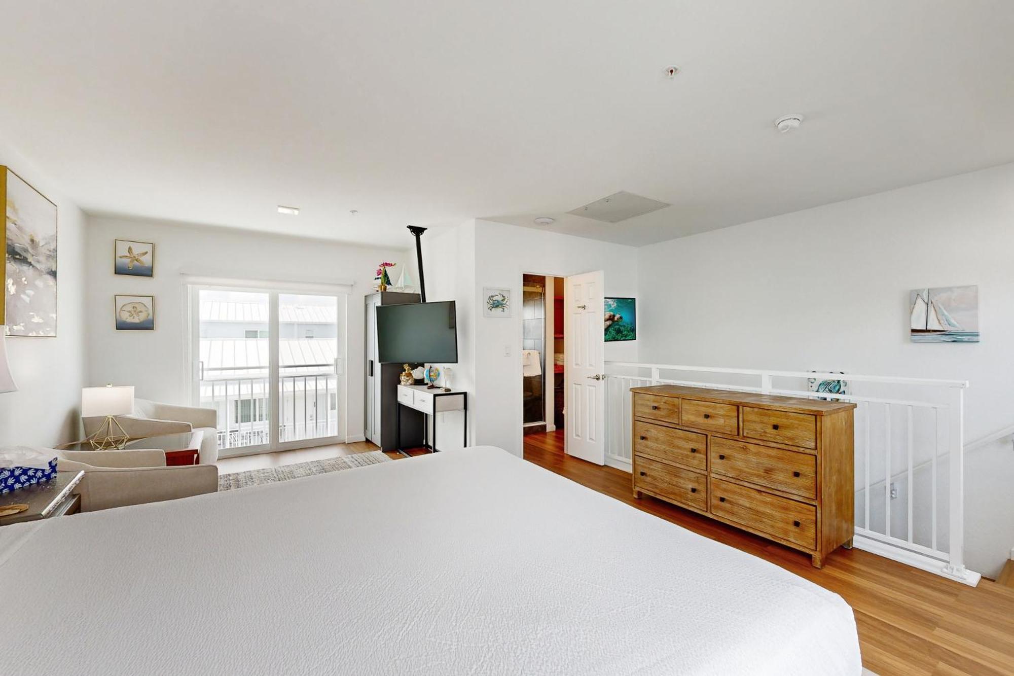 Mermaid's Retreat Apartment Marathon